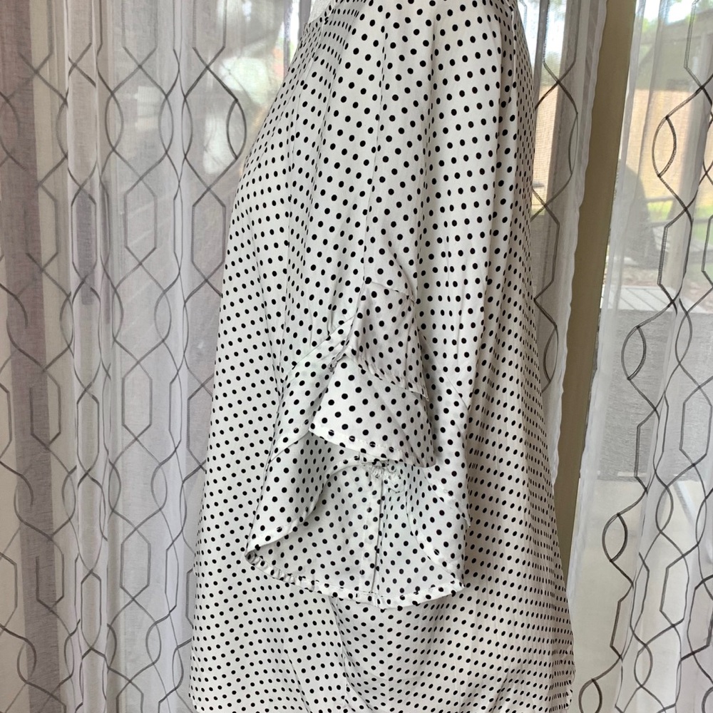 Umgee Polka Dot Flutter Sleeve Top Size Large - image 4